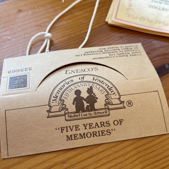 Enesco 1992 “Memories of Yesterday” 5 Years of Memories. - Picture 6 of 6